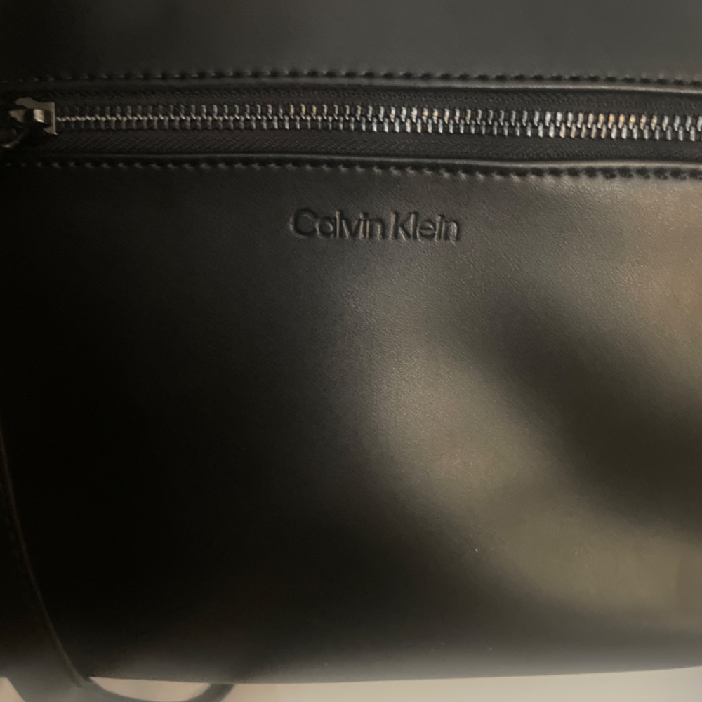 Calvin Klein - Picture 4 of 4